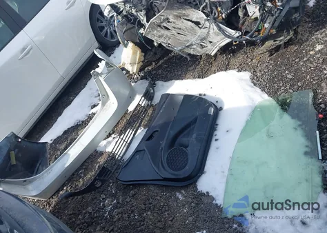 2021 Toyota Prius Xle Awd-E z USA, uszkodzony, nr VIN JTDL9MFU6M3023212